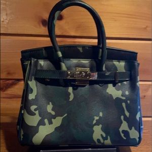 AliExpress Camo purse dupe